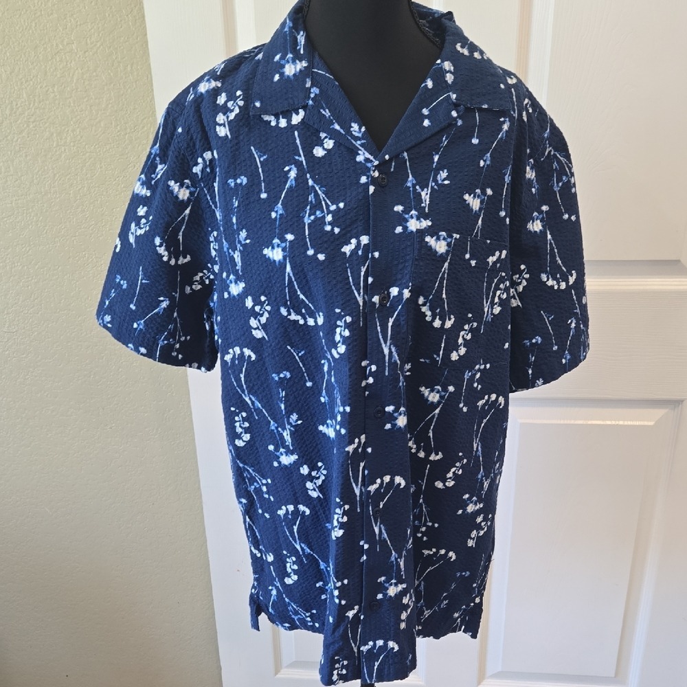 GAP Men's Standard Fit Button Up Shirt Blue Floral Print Short Sleeve Size M